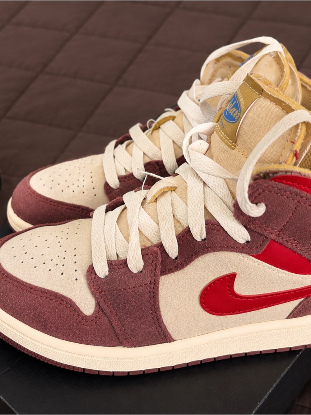 Jordan Kids Sneakers in Red, Burgundy, Cream